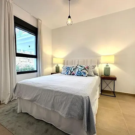 Modern With Year-round Open Pool Apartment Manilva