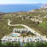 Апартаменты Modern With Year-round Open Pool *