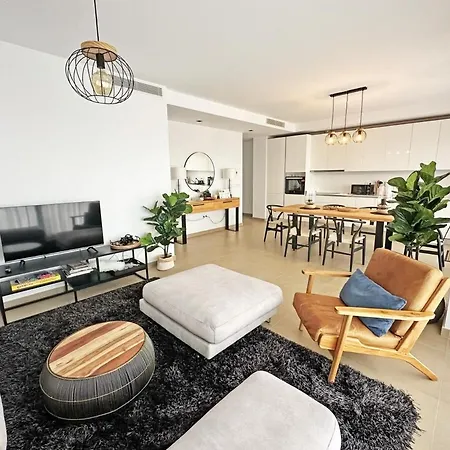 Modern With Year-round Open Pool Manilva
