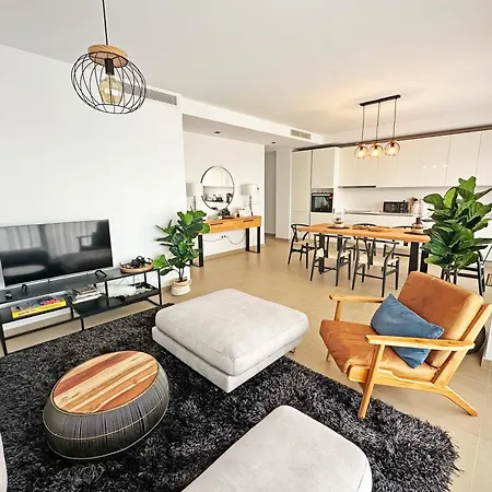 Modern With Year-round Open Pool Manilva