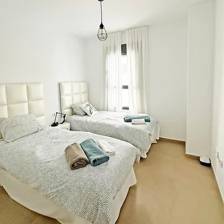 Modern With Year-round Open Pool * Manilva