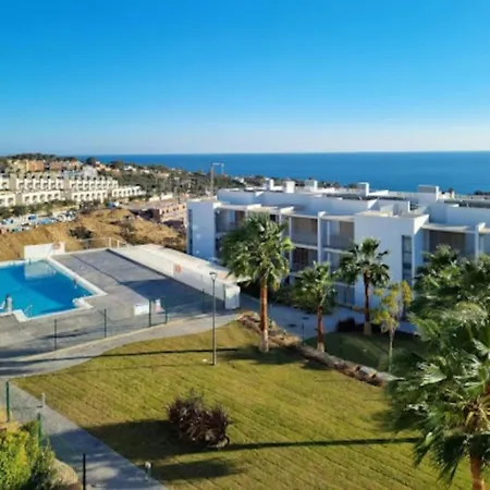 Modern With Year-round Open Pool Apartamento *