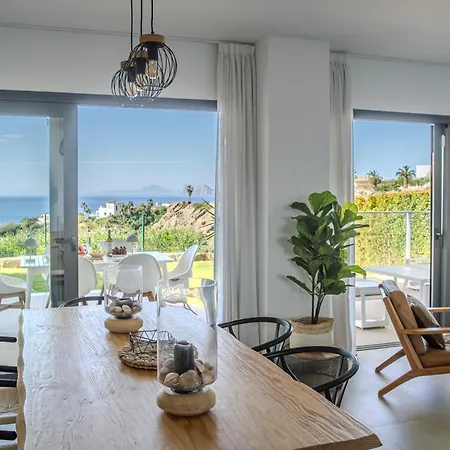 Modern With Year-round Open Pool Apartamento *