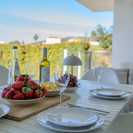 Modern With Year-round Open Pool Apartamento Manilva