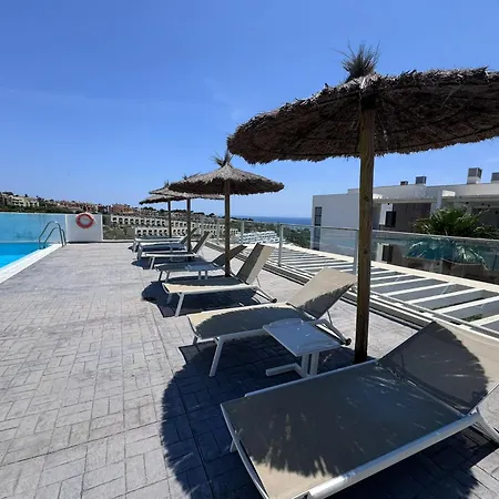 Modern With Year-round Open Pool * Manilva